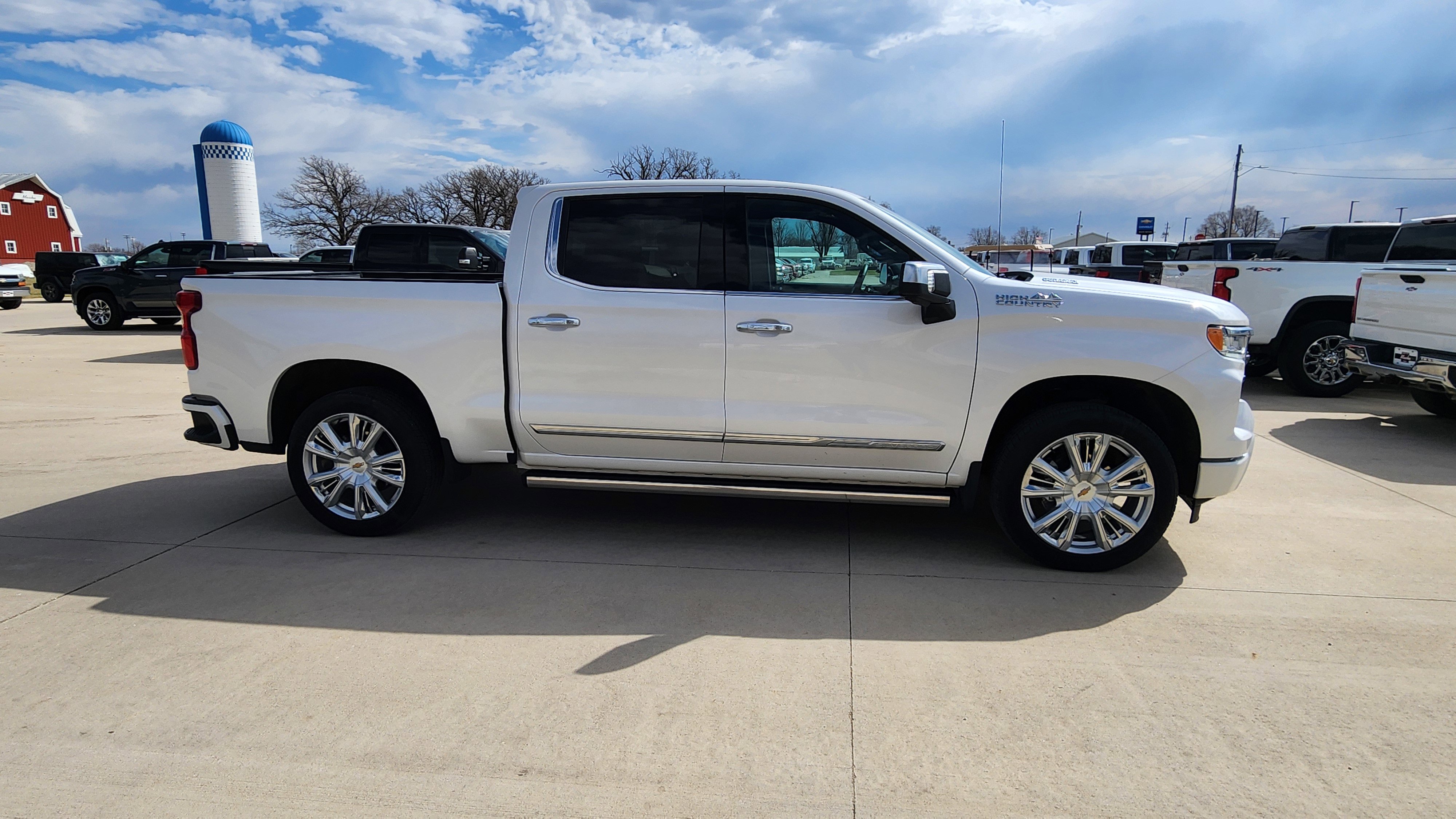 Used 2025 Chevrolet Silverado 1500 High Country w/ Technology Package image 4