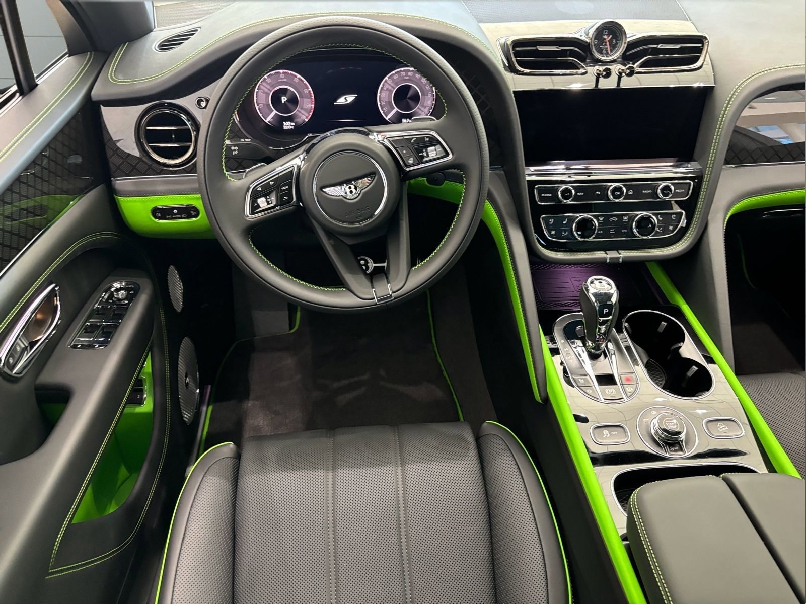 New 2025 Bentley Bentayga image 21
