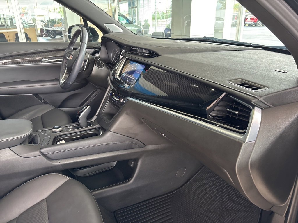 Used 2025 Cadillac XT6 Sport image 41