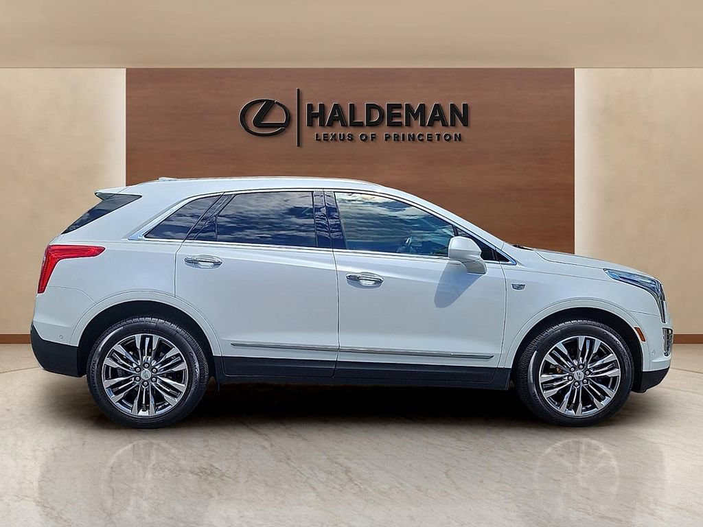 Used 2018 Cadillac XT5 Premium Luxury w/ Driver Assist Package AWD/4WD image 7