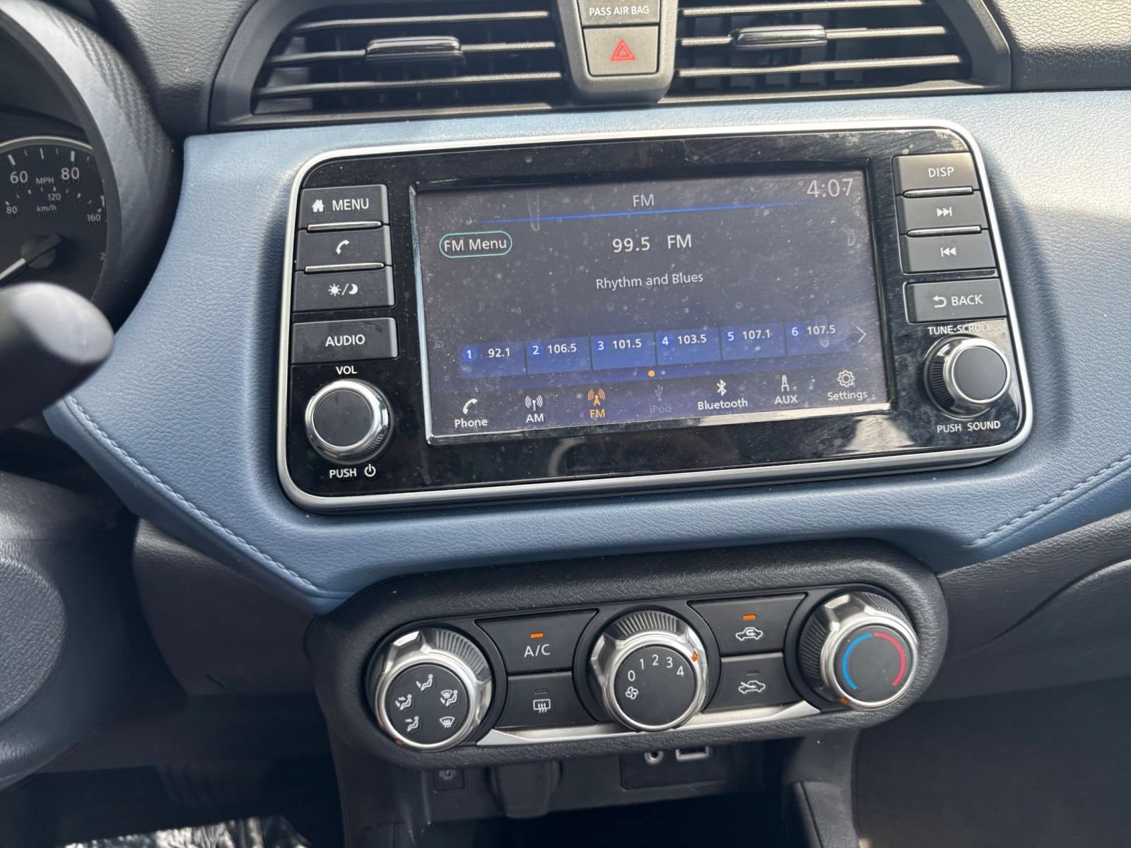 Used 2025 Nissan Versa SV FWD image 20