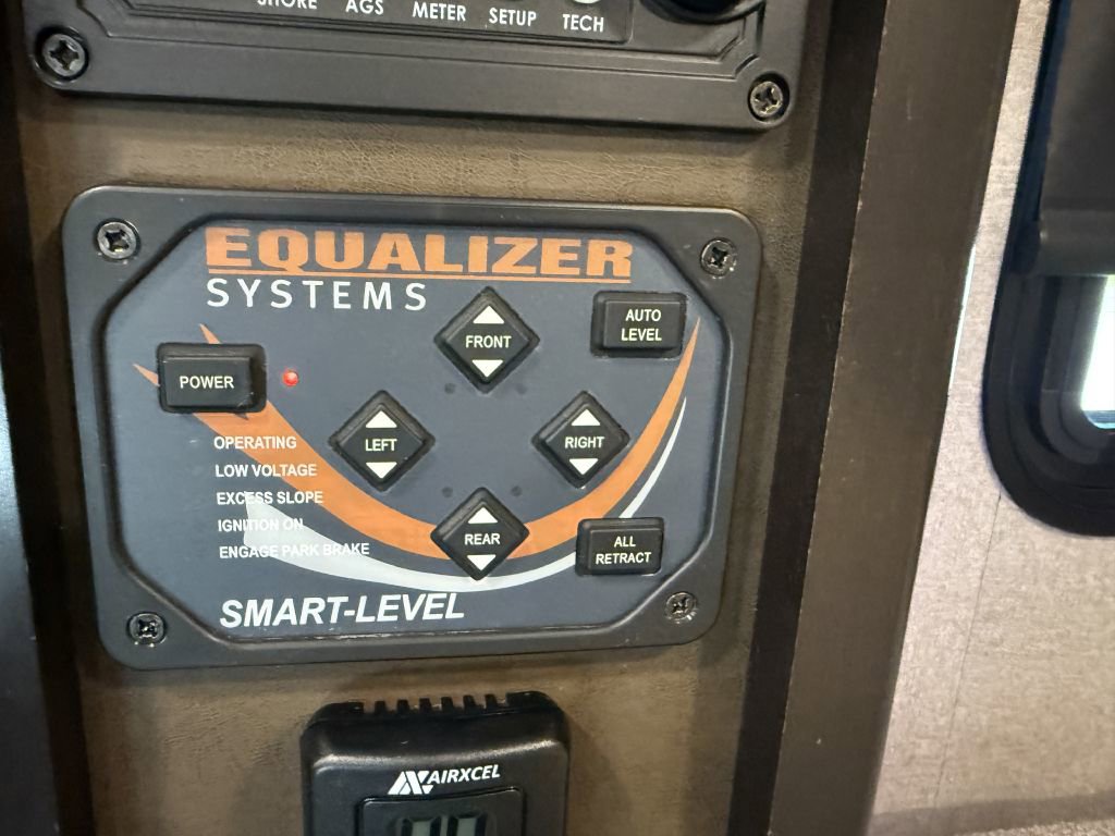 Used 2018 RAM 5500 SLT w/ Quick Order Package 29G SLT image 62