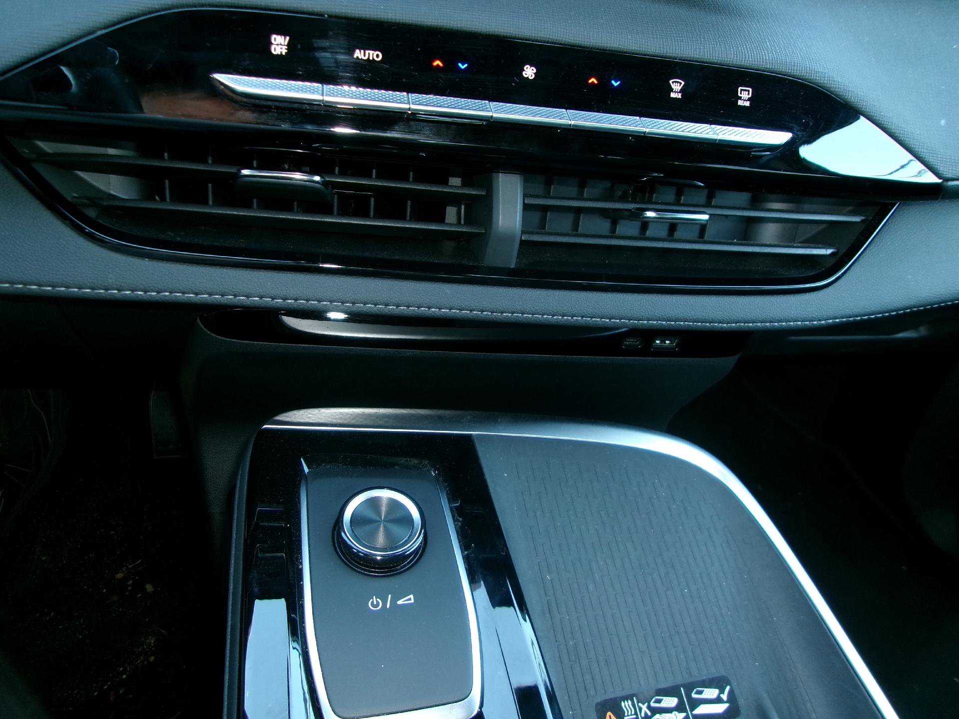 Used 2025 Buick Enclave Preferred image 17