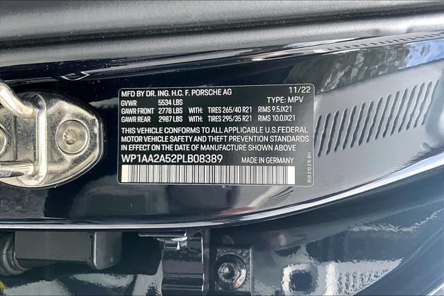 Used 2023 Porsche Macan Turbo AWD/4WD image 11