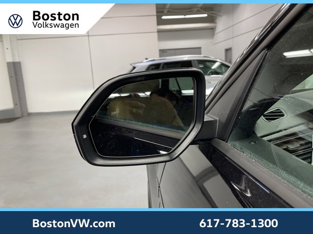 Used 2025 Volkswagen Atlas Cross Sport SEL R-Line image 8