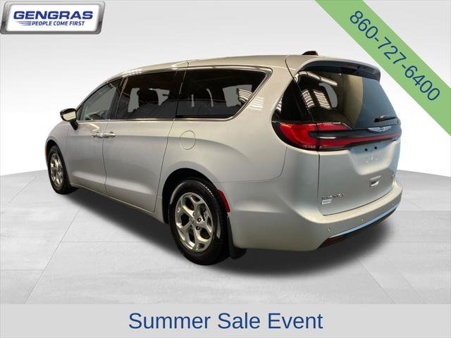 Certified 2024 Chrysler Pacifica Limited FWD image 4