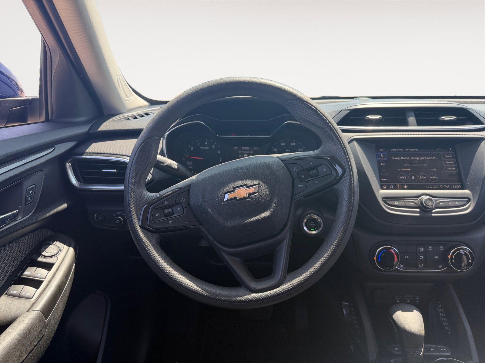 Used 2022 Chevrolet TrailBlazer LT AWD/4WD image 12