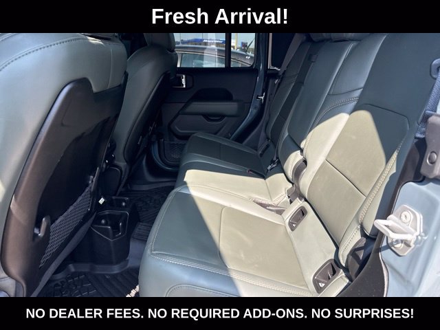 Used 2025 Jeep Gladiator Mojave AWD/4WD image 11