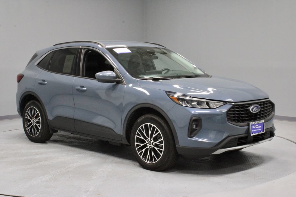 Certified 2023 Ford Escape SE FWD image 1