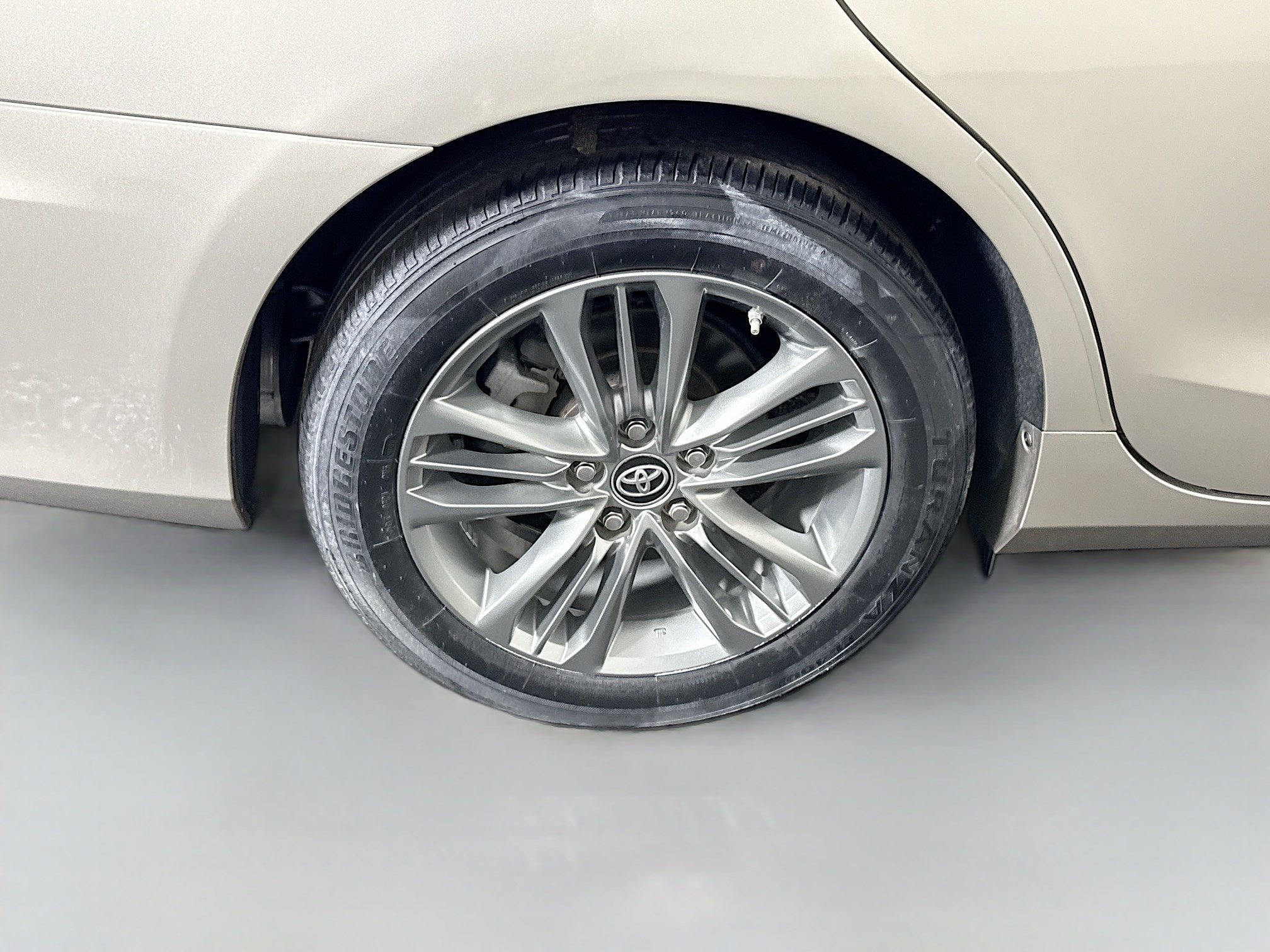 Used 2017 Toyota Camry SE FWD image 32