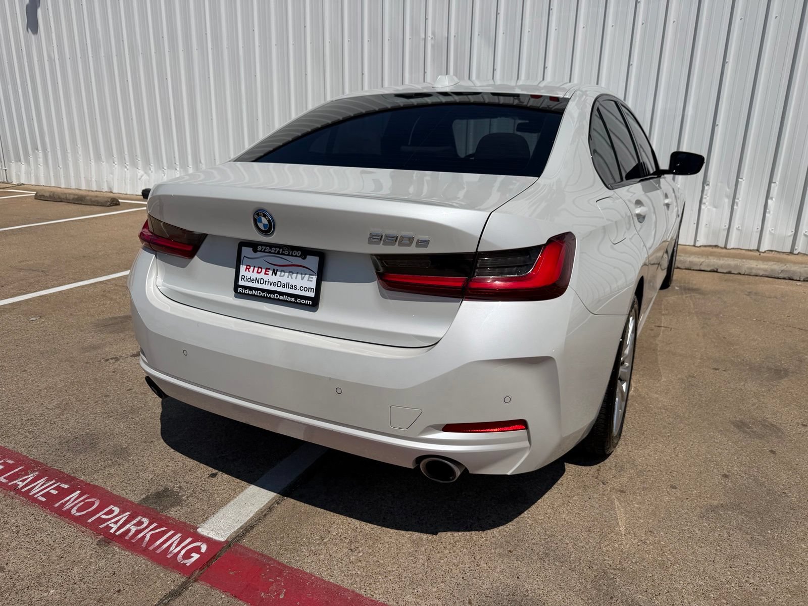 Used 2023 BMW 330e w/ Driving Assistance Package RWD image 6