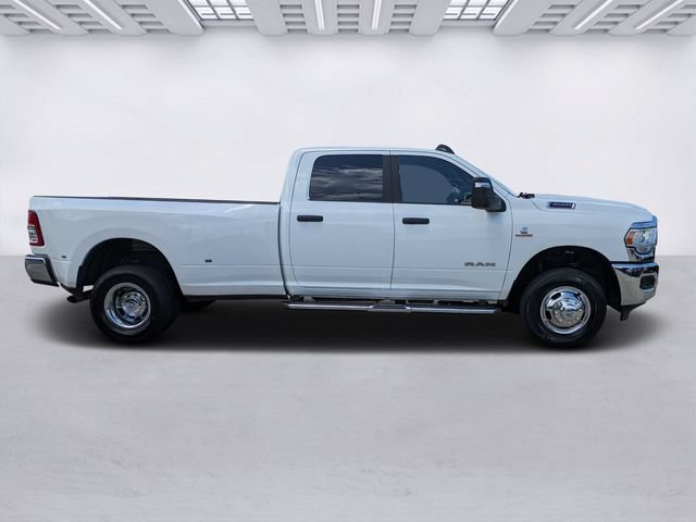 Used 2024 RAM 3500 Big Horn AWD/4WD image 3