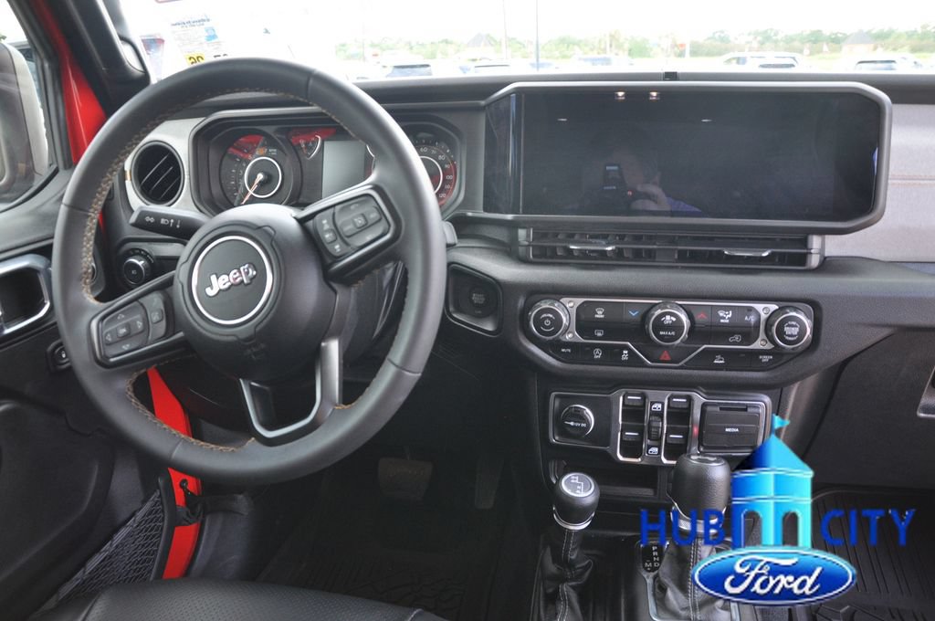 Used 2024 Jeep Wrangler Unlimited Sport AWD/4WD image 19