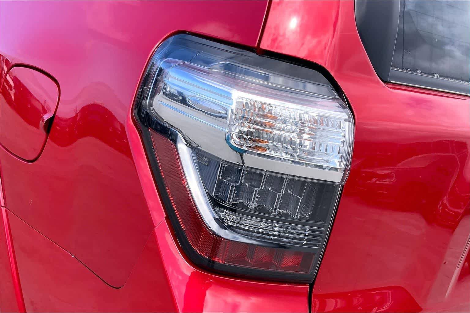 Used 2024 Toyota 4Runner TRD Off-Road AWD/4WD image 32