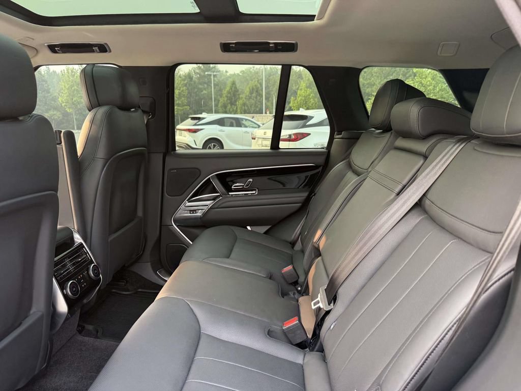 Used 2023 Land Rover Range Rover SE AWD/4WD image 17
