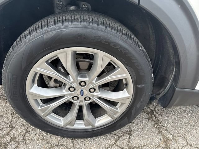 Used 2022 Ford Explorer Limited w/ Equipment Group 301A RWD image 14