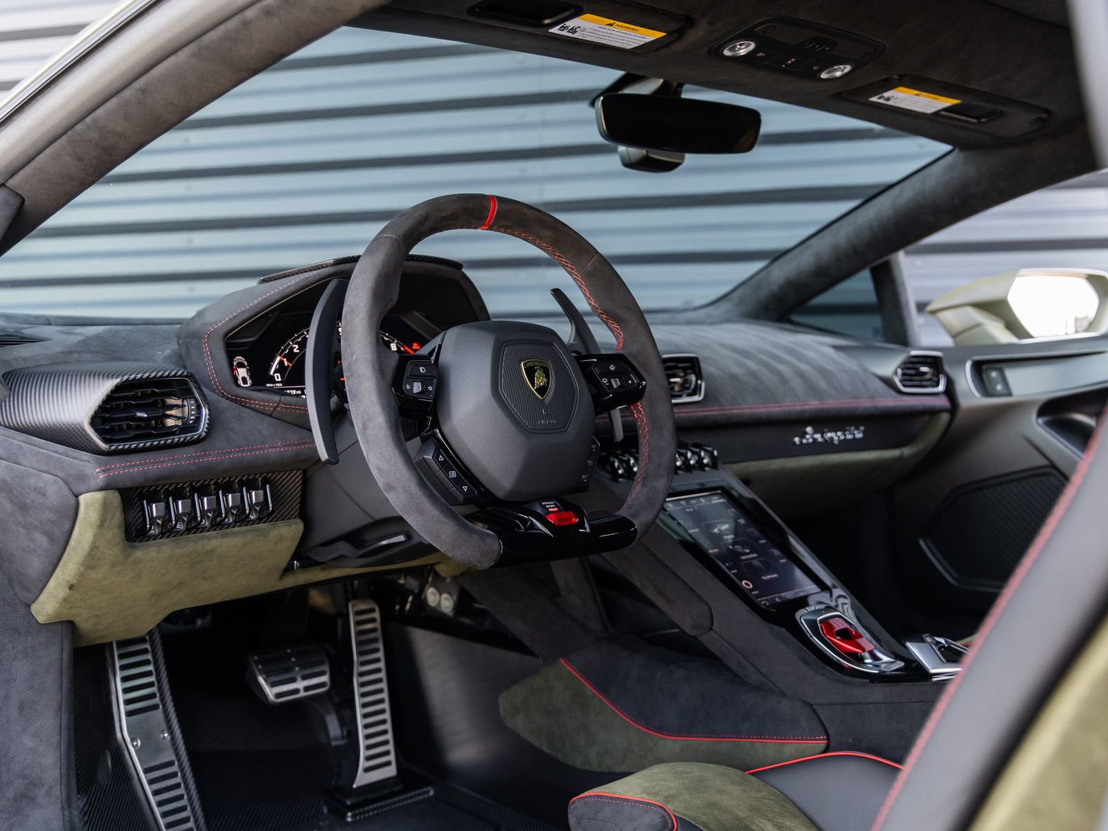 Used 2024 Lamborghini Huracan Sterrato AWD/4WD image 36