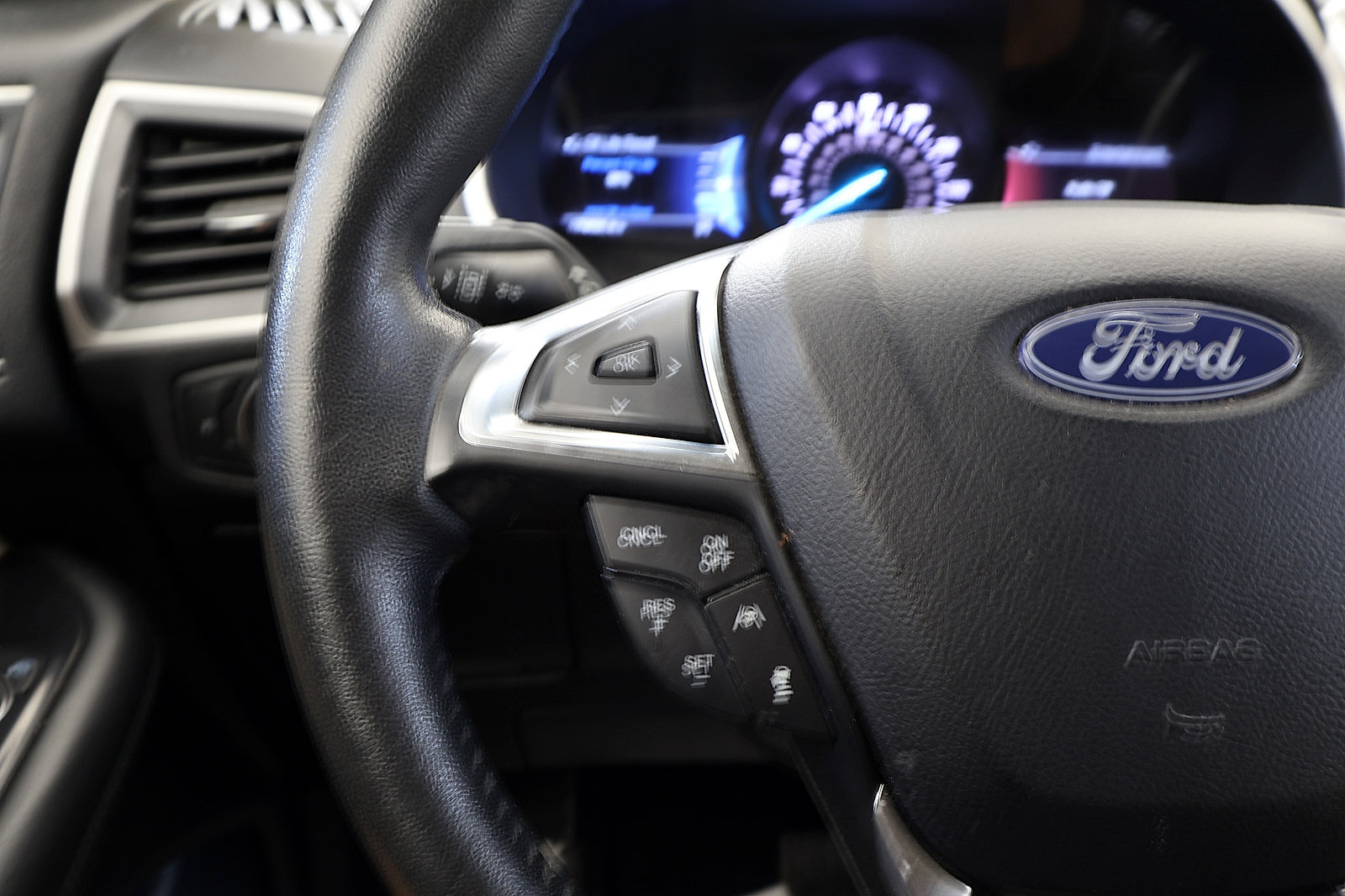 Used 2020 Ford Edge SEL w/ Convenience Package AWD/4WD image 26