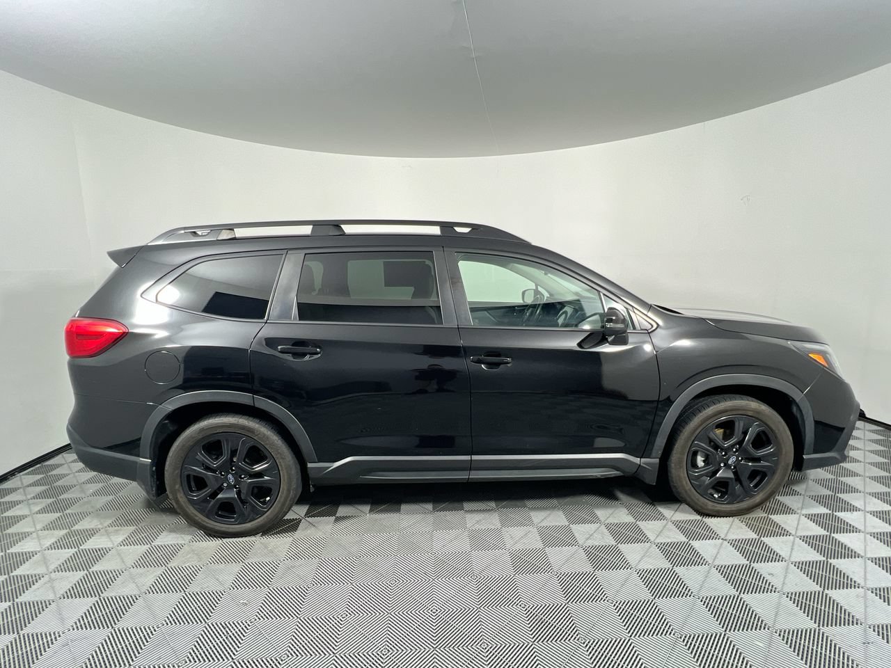 Used 2023 Subaru Ascent Onyx Edition AWD/4WD image 2