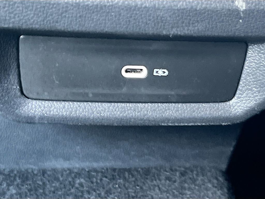 Used 2023 Volkswagen Taos SE image 24