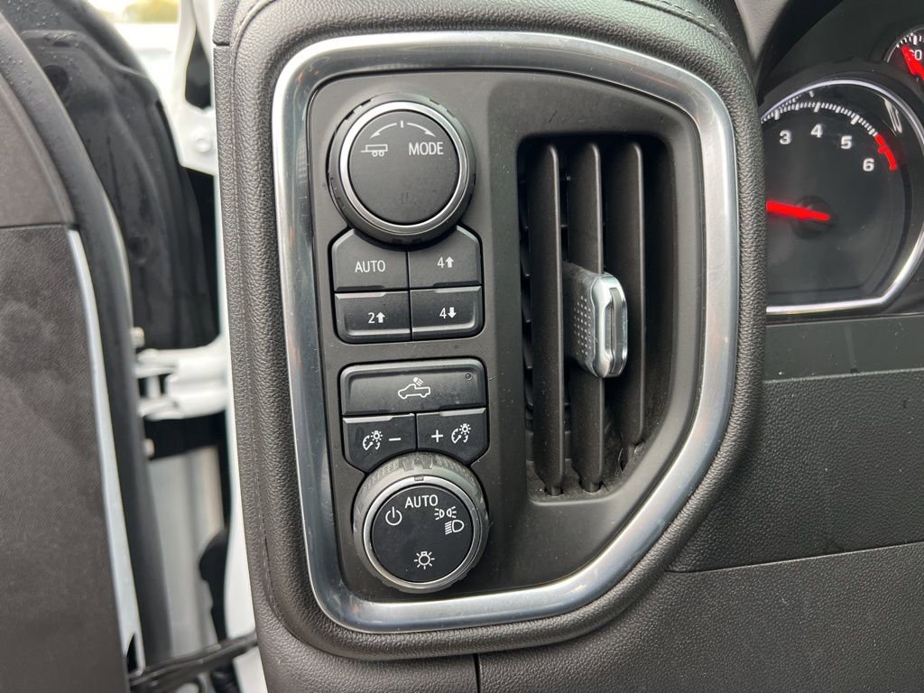 Used 2020 Chevrolet Silverado 1500 LT w/ All-Star Edition image 36