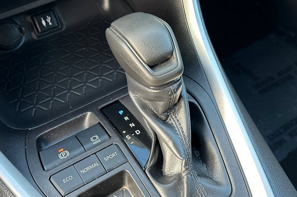 Certified 2019 Toyota RAV4 LE w/ All Weather Liner Package FWD image 21
