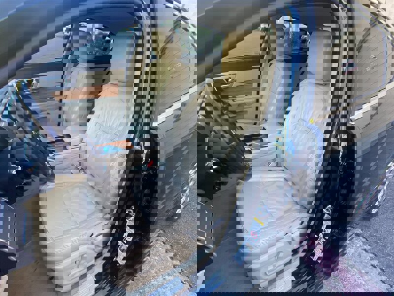 Used 2010 Jaguar XF Luxury image 21