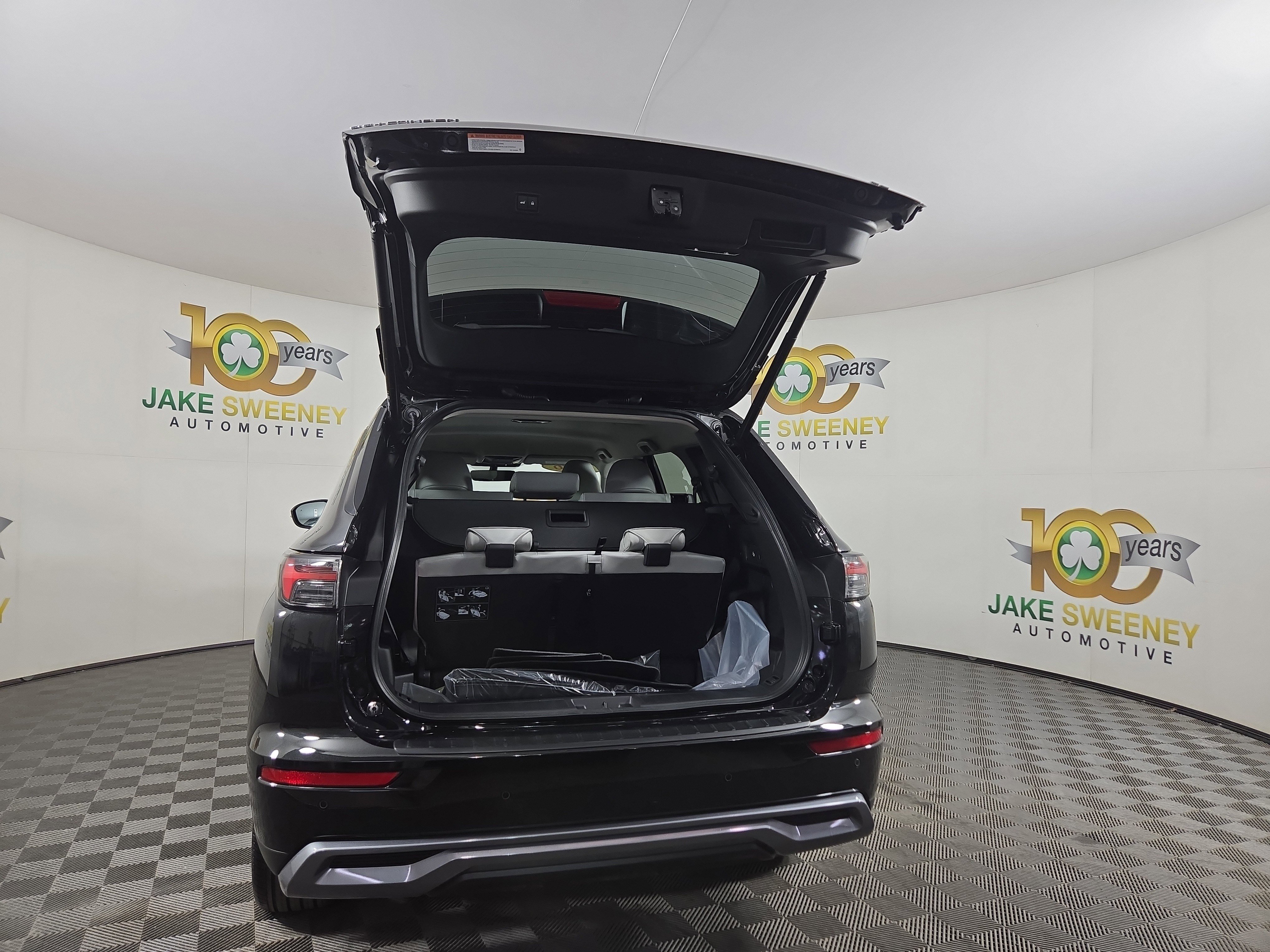 New 2026 Mitsubishi Outlander SE image 33