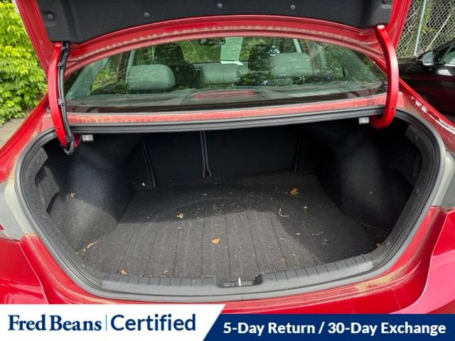 Used 2017 Hyundai Elantra Limited w/ Limited Tech Package 04 FWD image 7