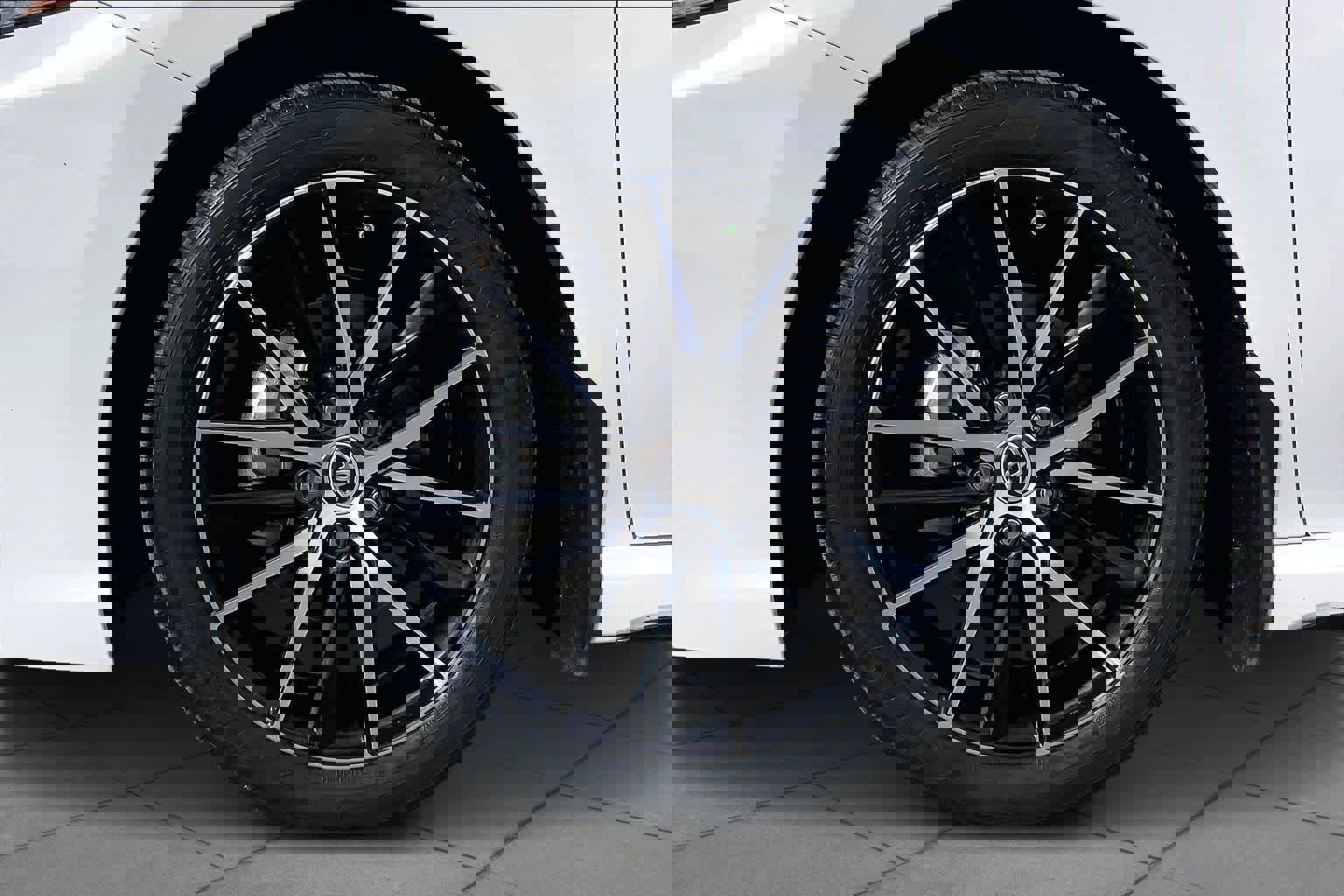 Used 2023 Toyota Camry SE image 10