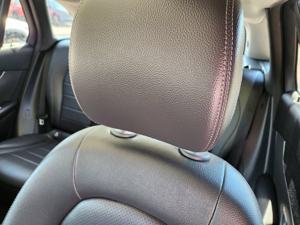 Used 2021 Mercedes-Benz GLC 300 4MATIC image 6