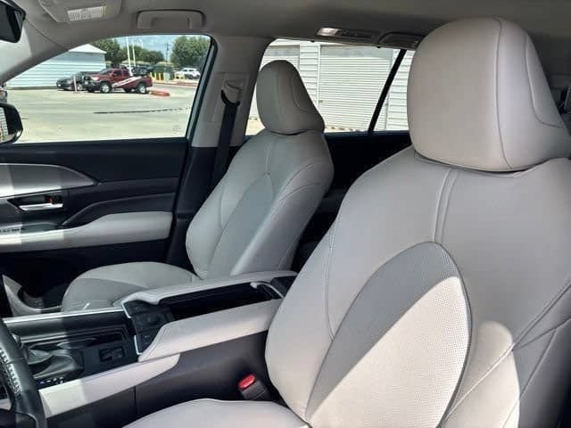 Used 2024 Toyota Grand Highlander FWD image 29