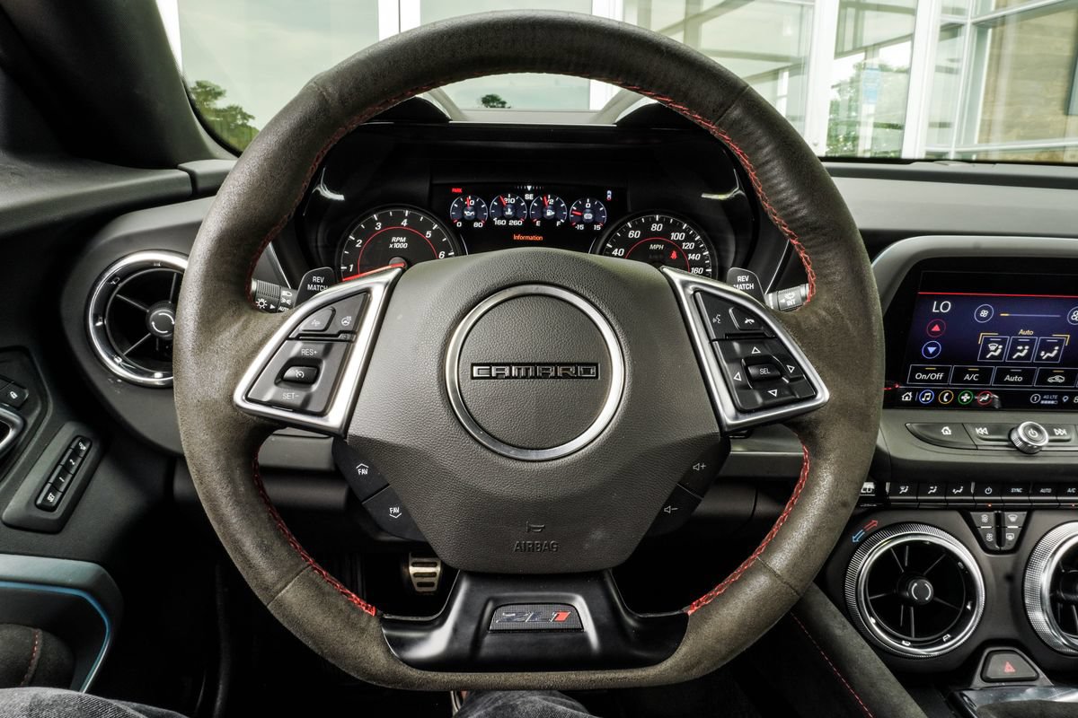 Used 2022 Chevrolet Camaro ZL1 RWD image 15