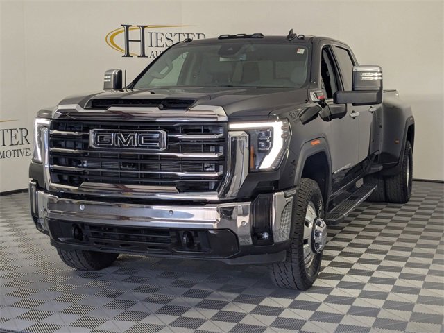 Used 2024 GMC Sierra 3500 SLT w/ SLT Premium Package image 4