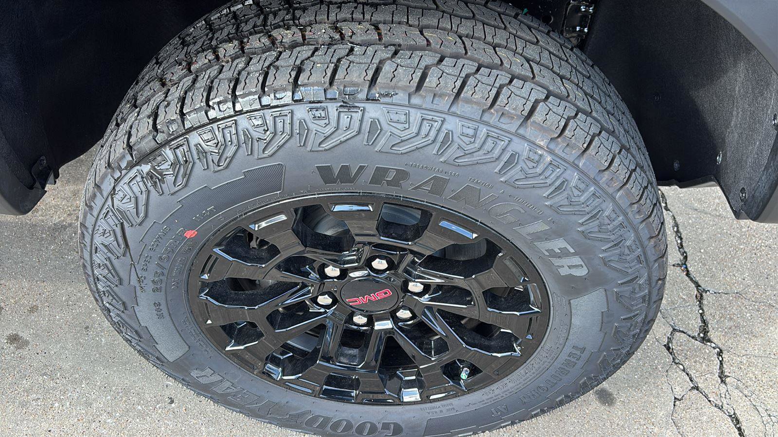 New 2026 GMC Canyon Elevation w/ Convenience Package image 10