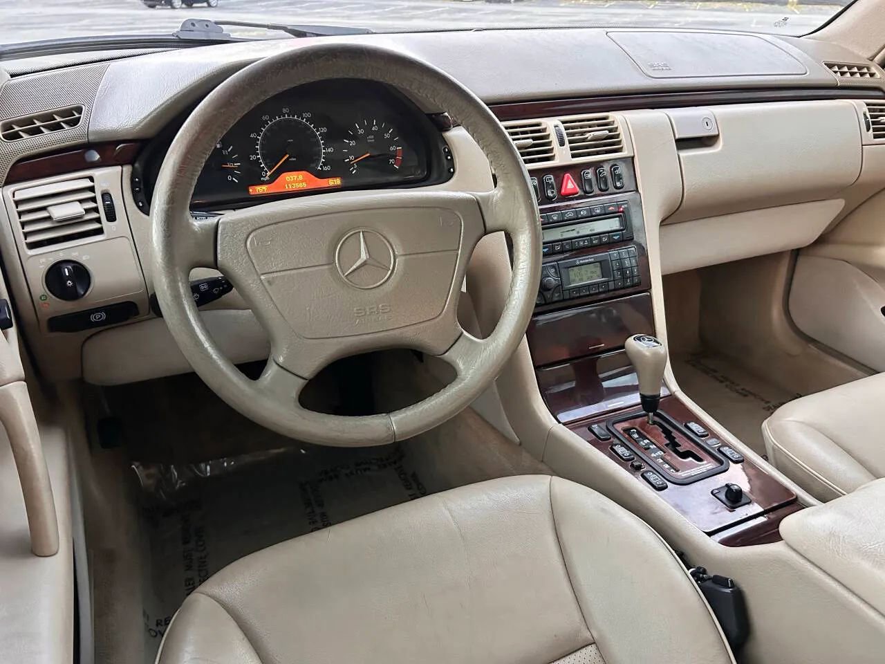 Used 1999 Mercedes-Benz E 320 4MATIC Wagon image 7