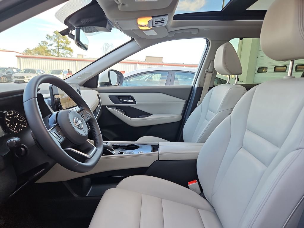 Used 2023 Nissan Rogue SL w/ SL Premium Package image 25