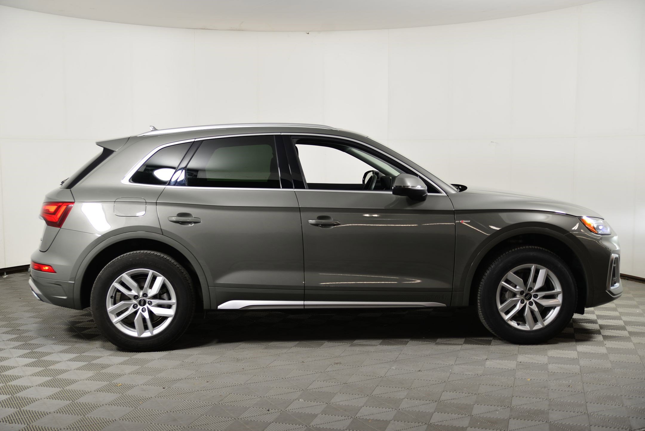 Certified 2023 Audi Q5 2.0T Premium w/ Convenience Package image 7