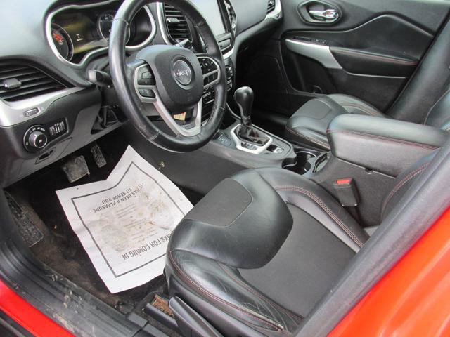 Used 2017 Jeep Cherokee Trailhawk w/ Cold Weather Group image 8