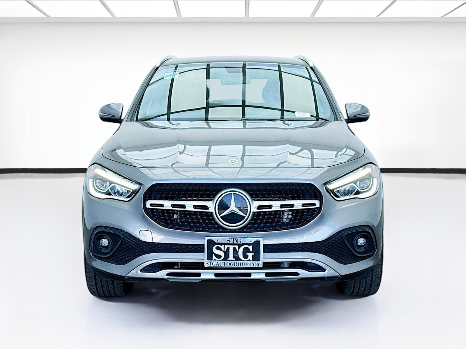 Used 2023 Mercedes-Benz GLA 250 4MATIC w/ Premium Package image 2