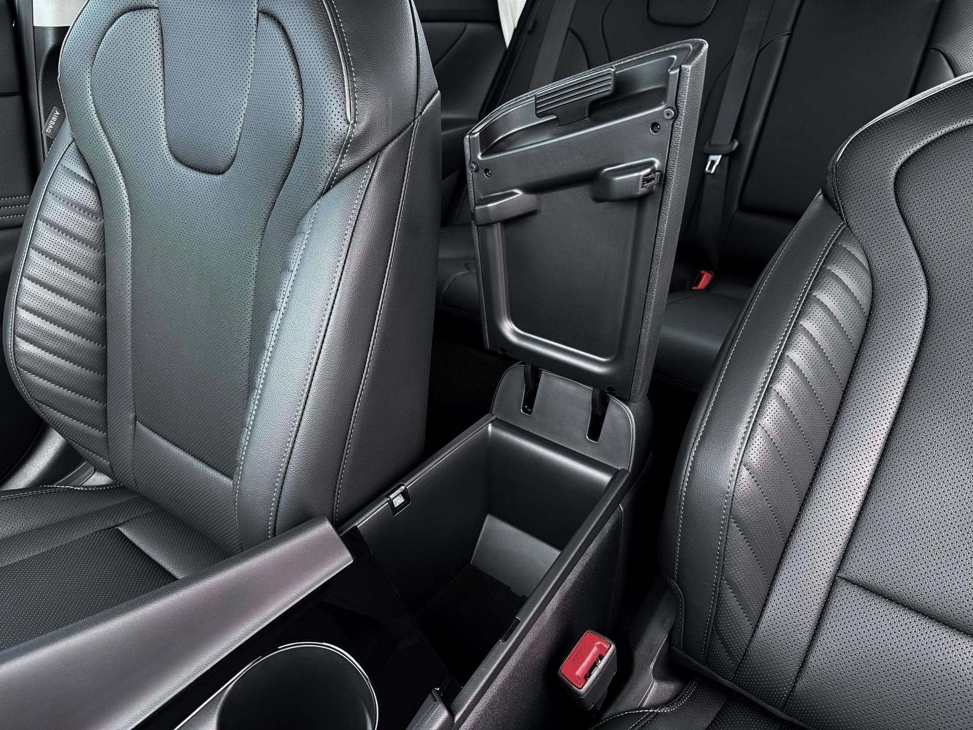 New 2026 Hyundai Elantra Limited image 18