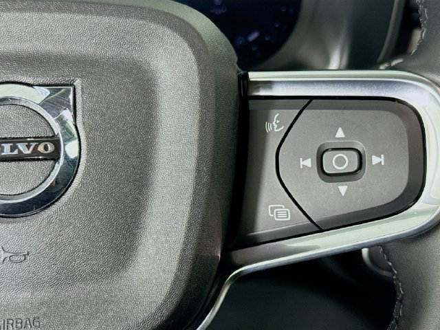 Used 2026 Volvo XC40 B5 Plus AWD/4WD image 12