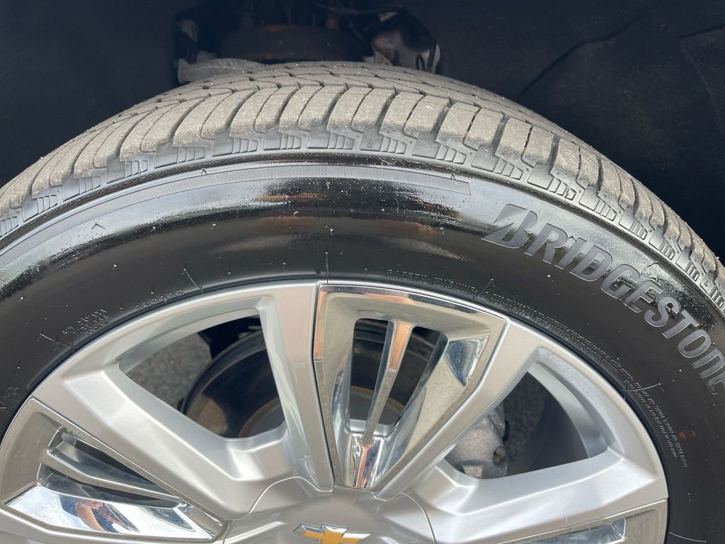 Used 2023 Chevrolet Suburban High Country w/ Premium Package 2 image 37