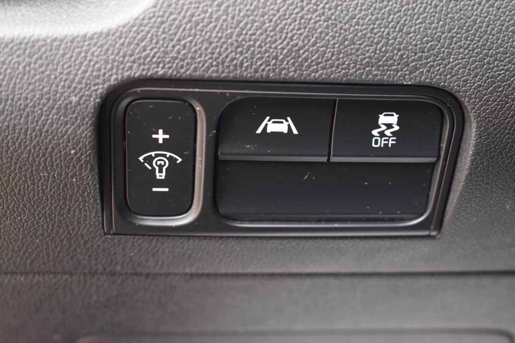 Used 2023 Kia Sorento LX FWD image 24
