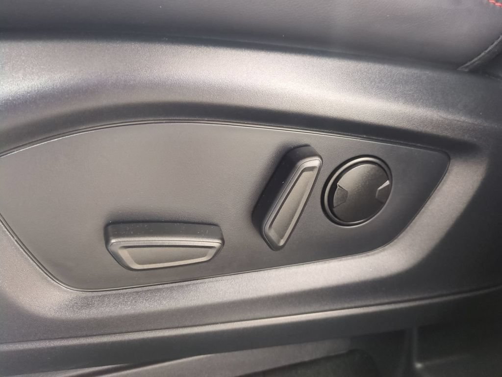 Used 2025 Ford Explorer ST AWD/4WD image 24