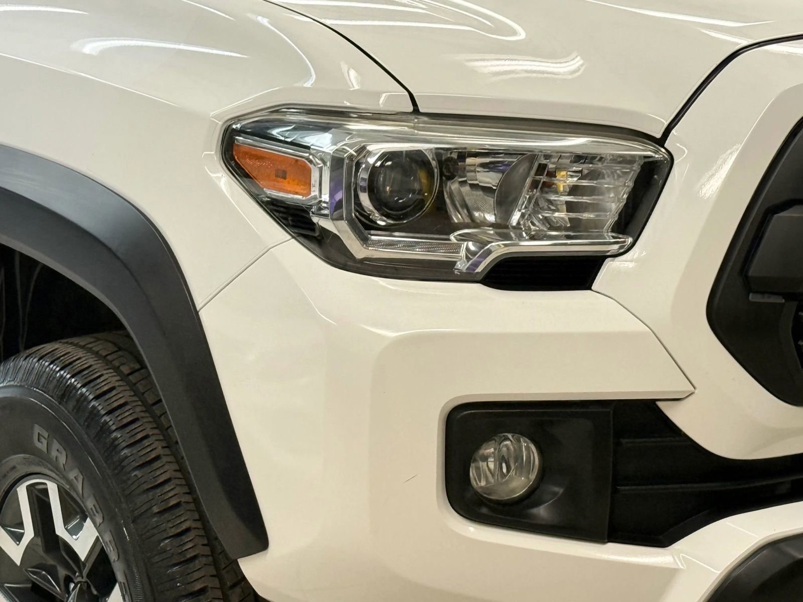 Used 2017 Toyota Tacoma TRD Off-Road w/ Tow Package (A/T) image 6