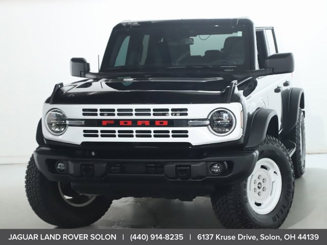 Used 2025 Ford Bronco Heritage Edition AWD/4WD image 3