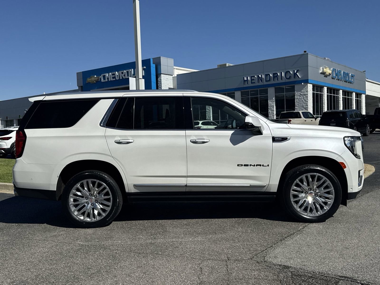 Used 2023 GMC Yukon Denali w/ Denali Reserve Package image 11