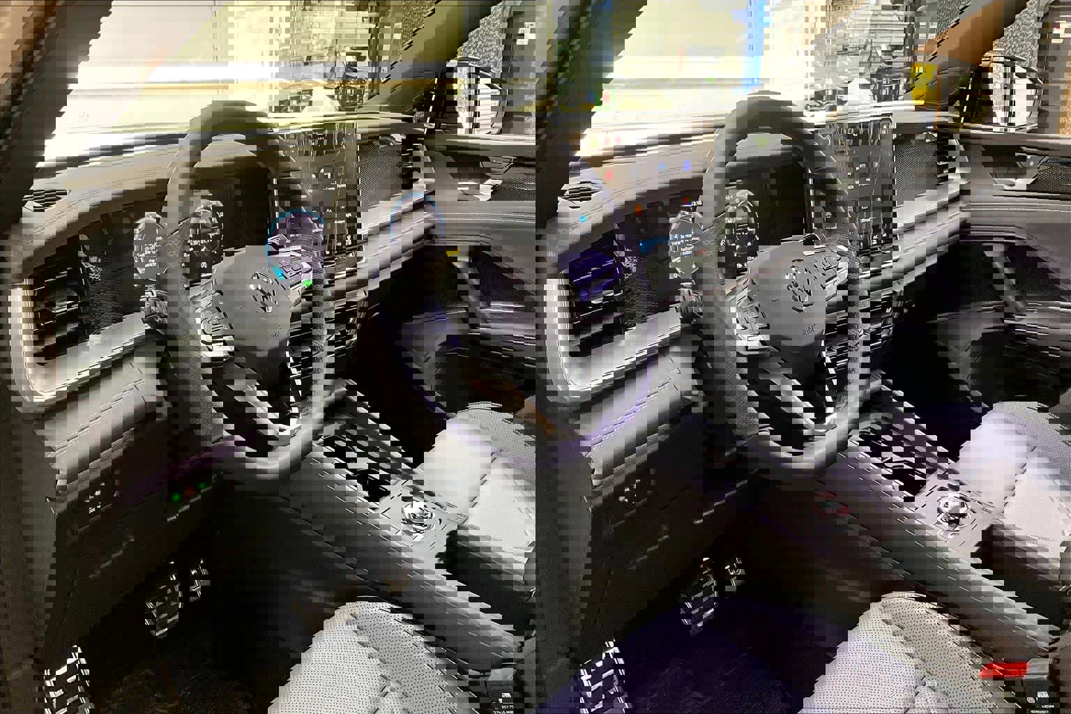 New 2026 Volkswagen Tiguan SE R-Line image 8