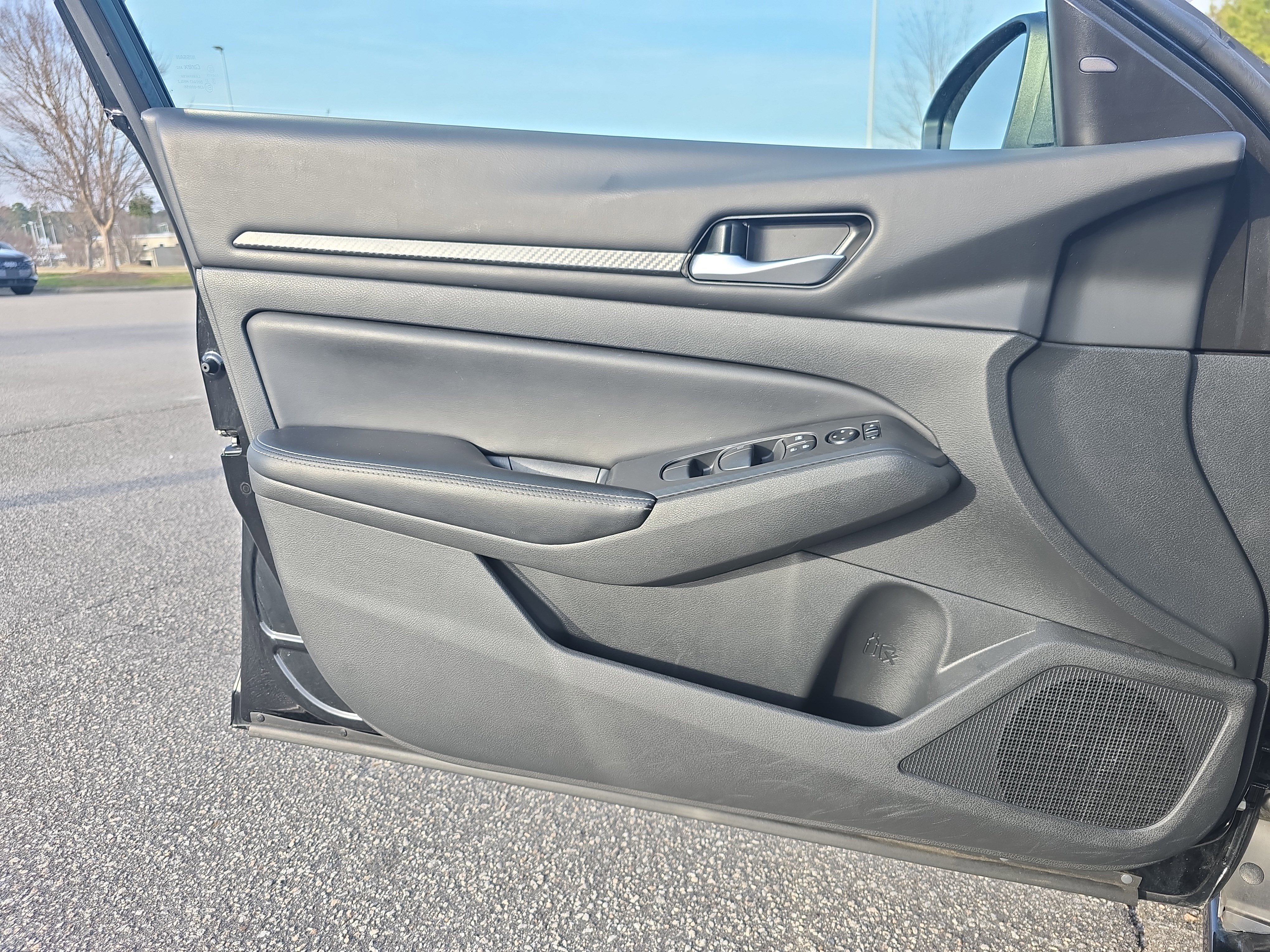 Used 2024 Nissan Altima 2.5 SV image 23